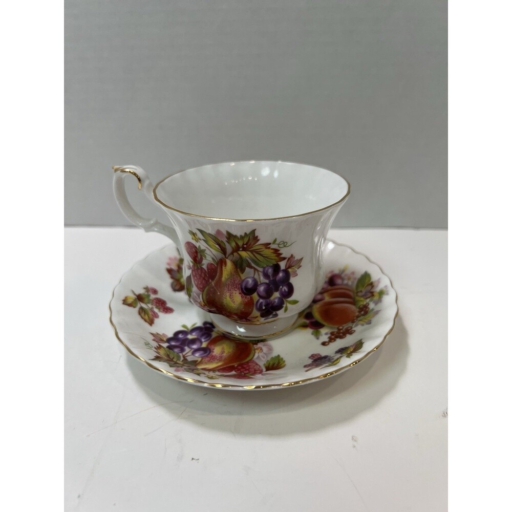 ROYAL ALBERT Bone China England FRUITS Pattern #4486 Set Footed Cup & Saucer